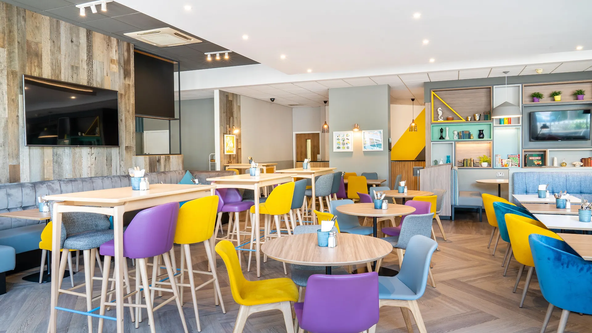 Holiday Inn Bournemouth By Ihg 4*,